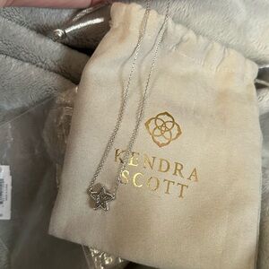 NWT Kendra Scott Jae Star Short Pendent Necklace